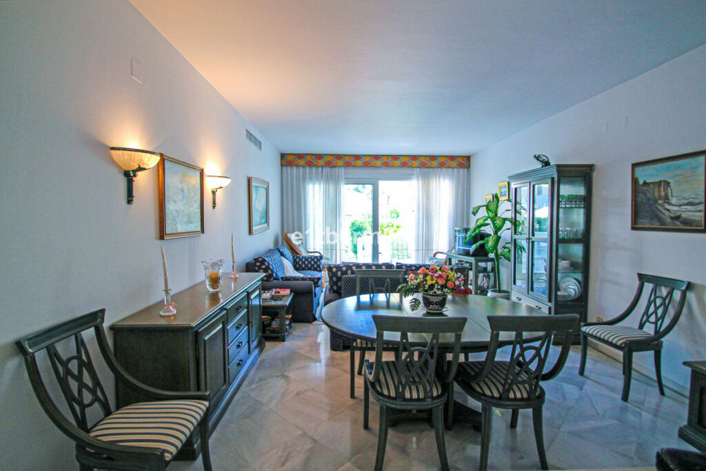 Ground Floor Apartment The Golden Mile Málaga - image 7