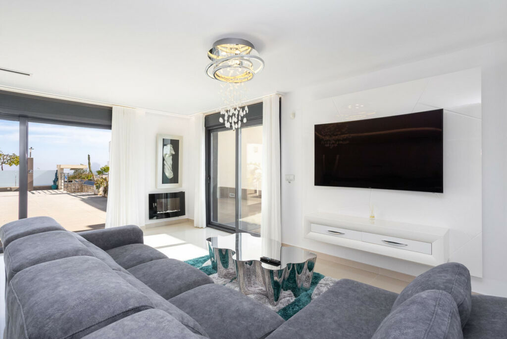 Detached Villa San Miguel de Salinas Alicante - image 7