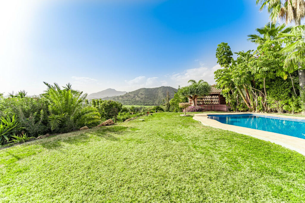 Detached Villa Benahavís Málaga - image 7
