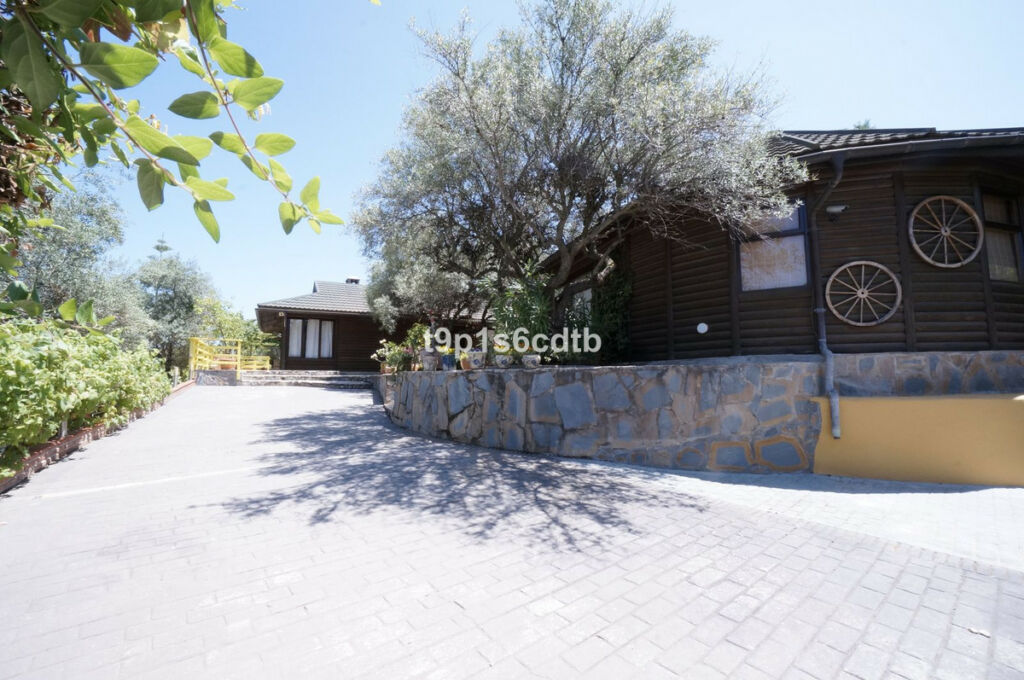 Detached Villa Monda Málaga - image 70