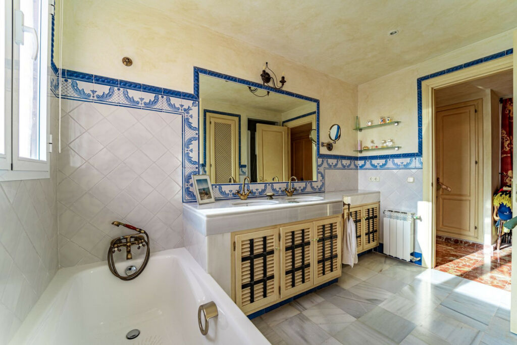 Detached Villa Benahavís Málaga - image 71