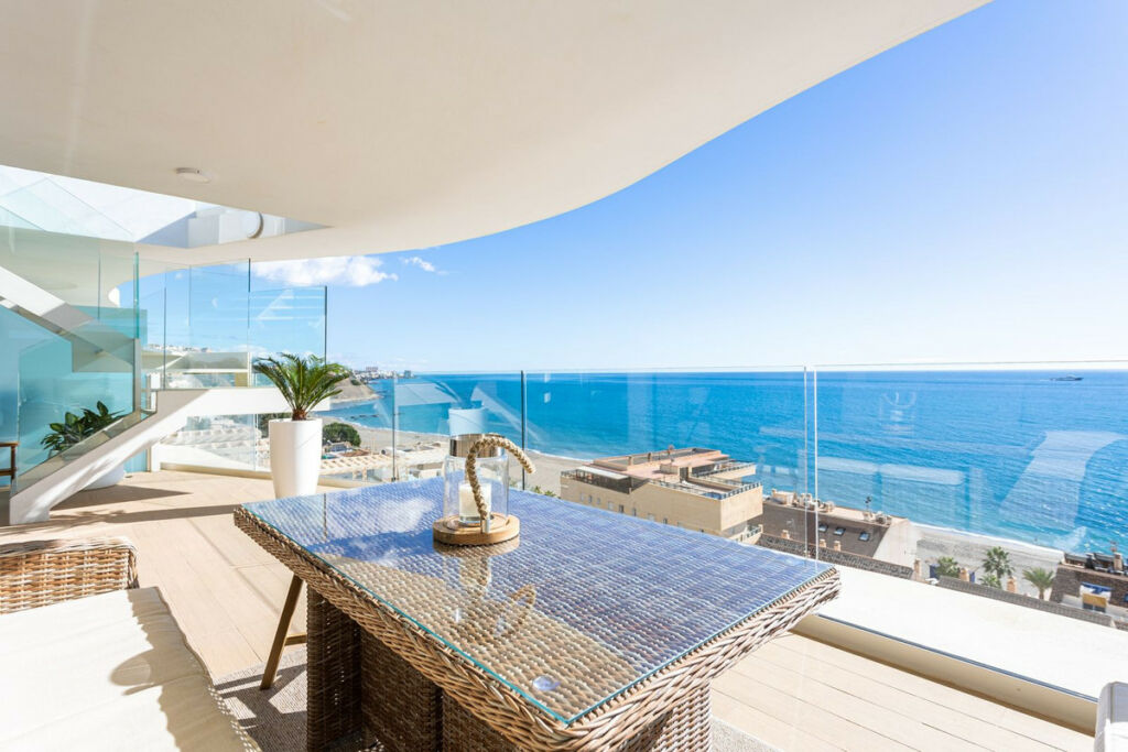 Penthouse Carvajal Málaga - image 8