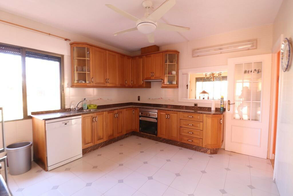 Detached Villa Cabo Roig Alicante - image 8