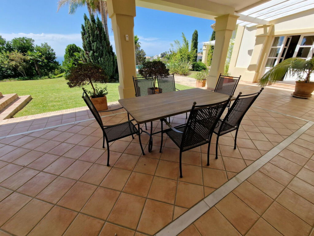 Detached Villa Calahonda Málaga - image 8