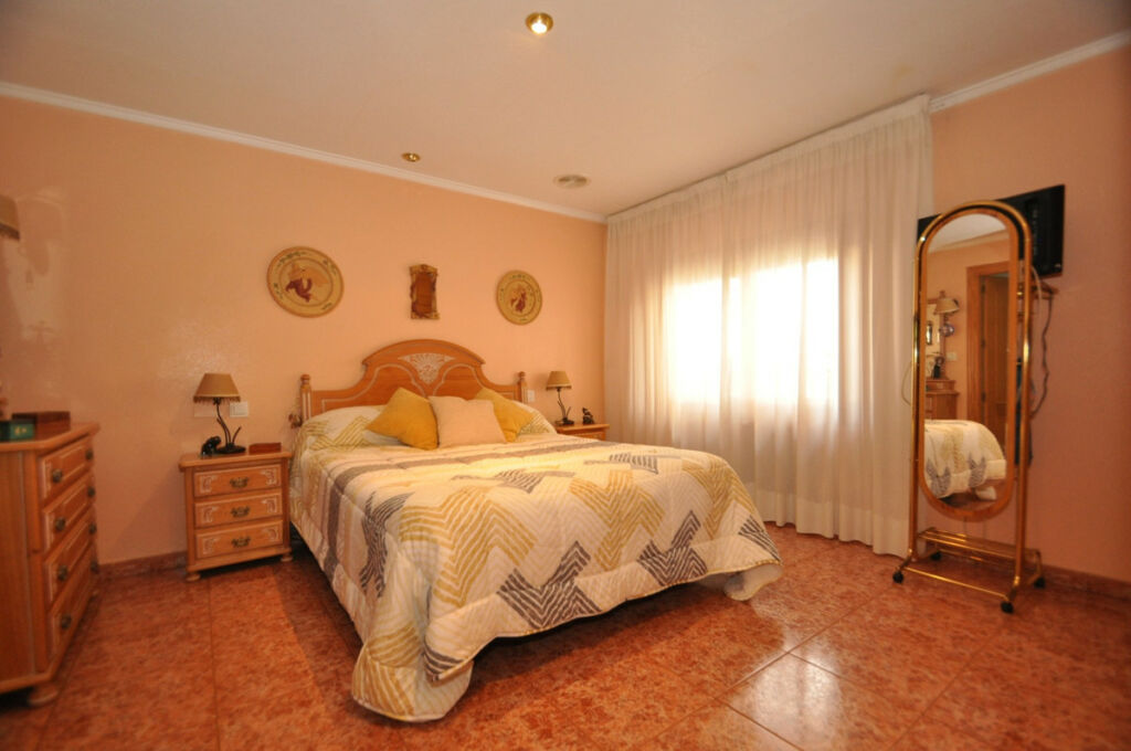 Townhouse Pinoso Alicante - image 8