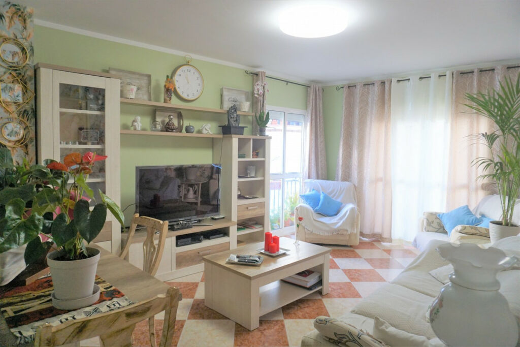 Middle Floor Apartment Canillas de Aceituno Málaga - image 8