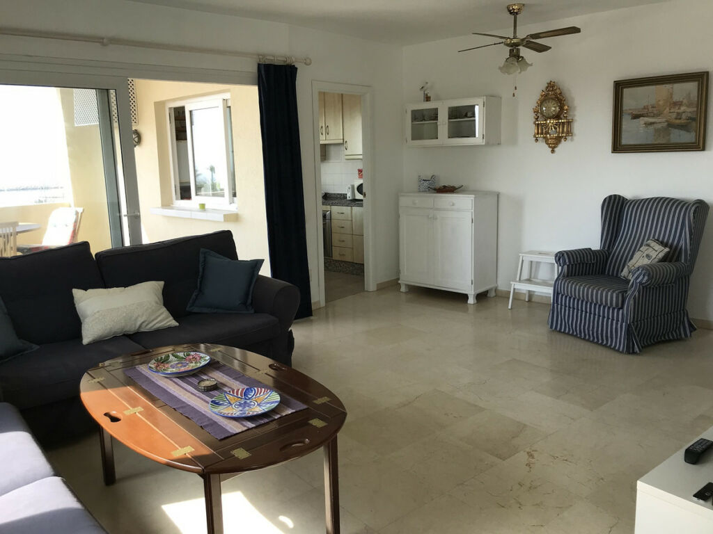 Middle Floor Apartment Estepona Málaga - image 8
