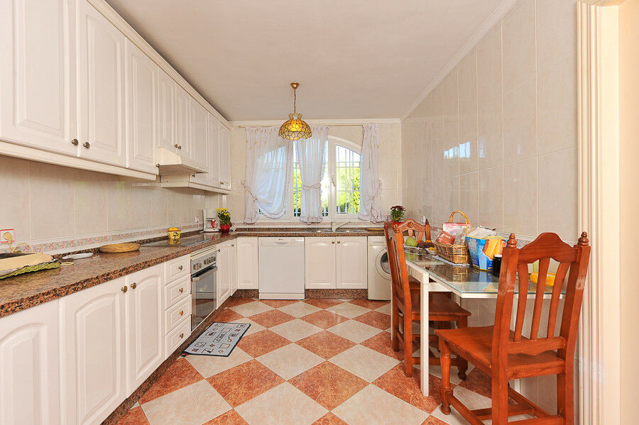 Detached Villa Benalmadena Málaga - image 8
