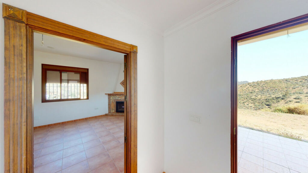 Detached Villa Colmenar Málaga - image 8