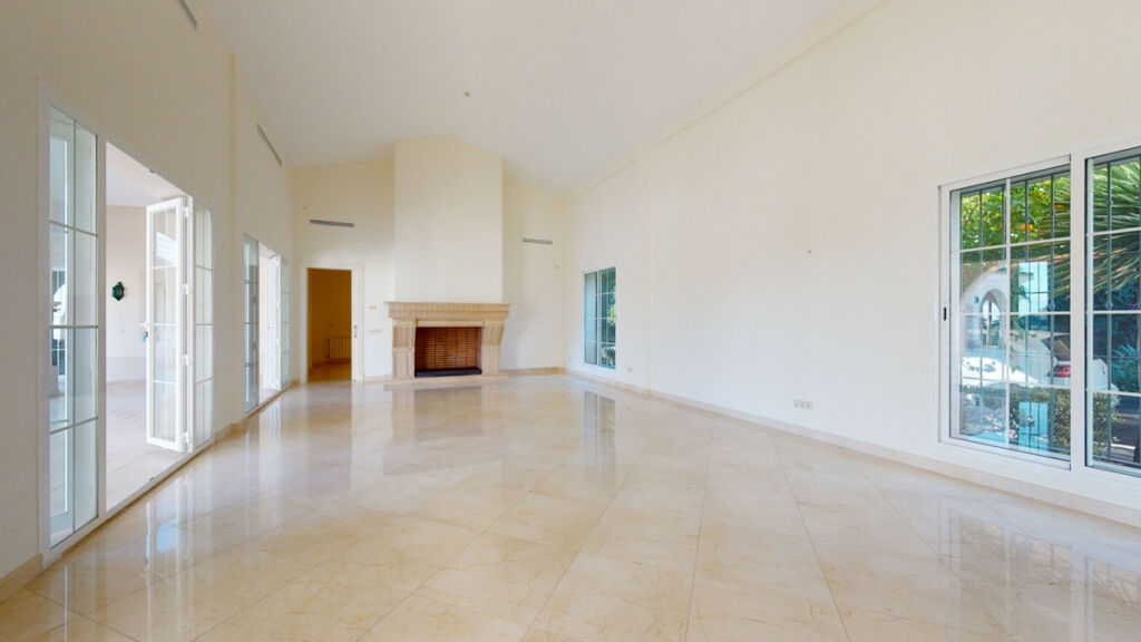 Detached Villa Los Arqueros Málaga - image 8