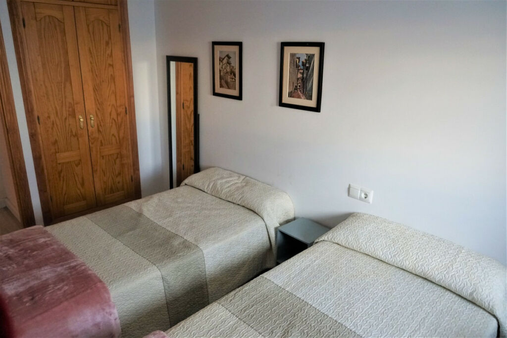 Middle Floor Apartment Caleta de Vélez Málaga - image 8