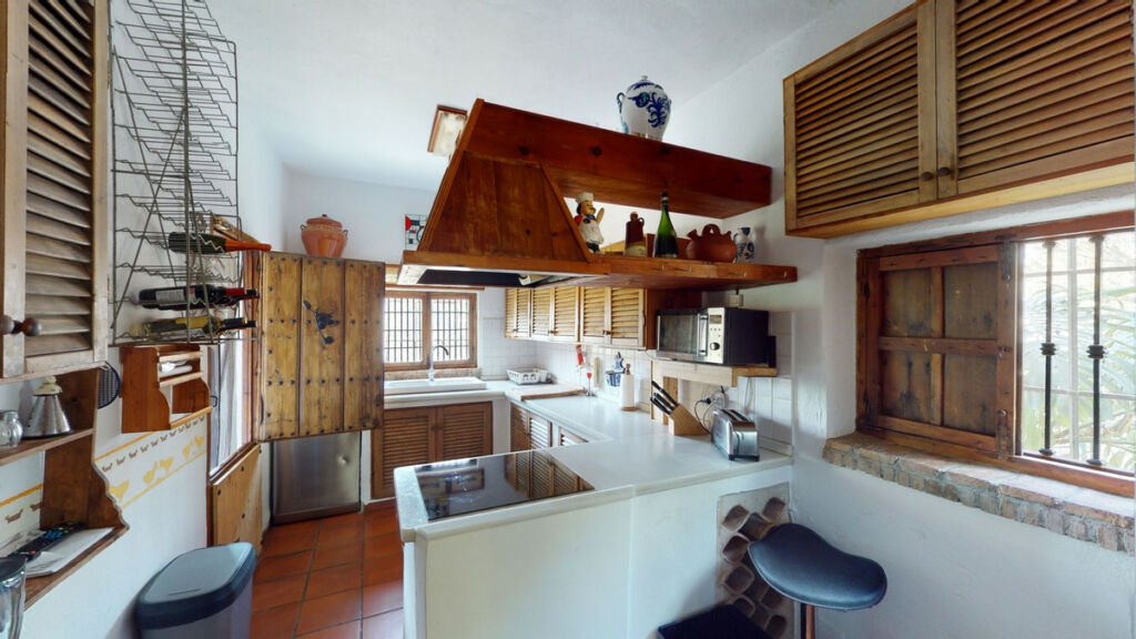 Detached Villa Sayalonga Málaga - image 8