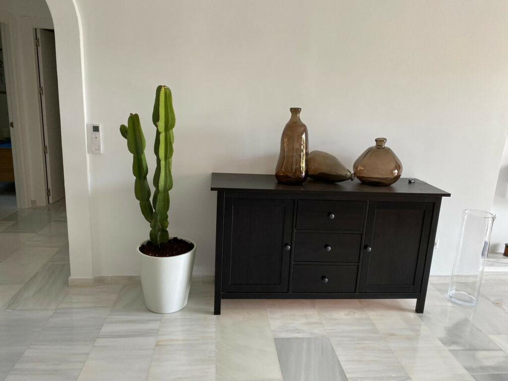 Middle Floor Apartment Cabopino Málaga - image 8