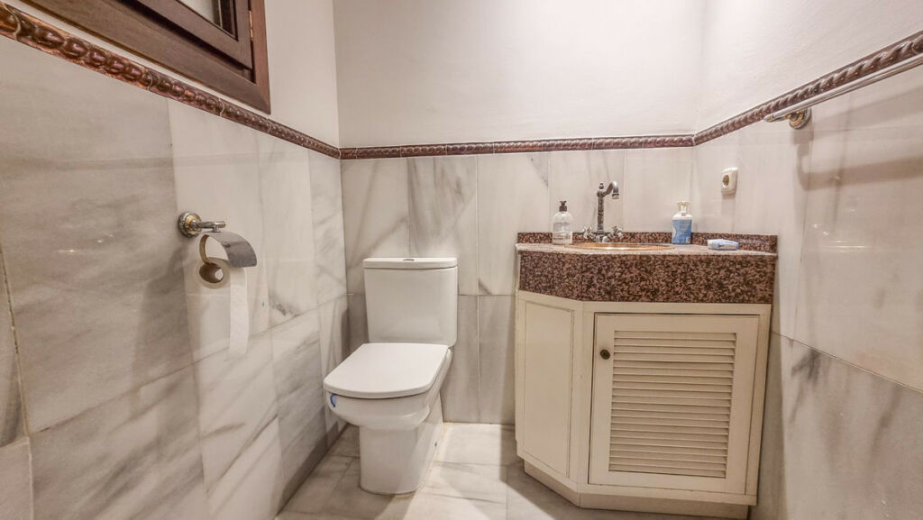 Middle Floor Apartment Marbella Málaga - image 8