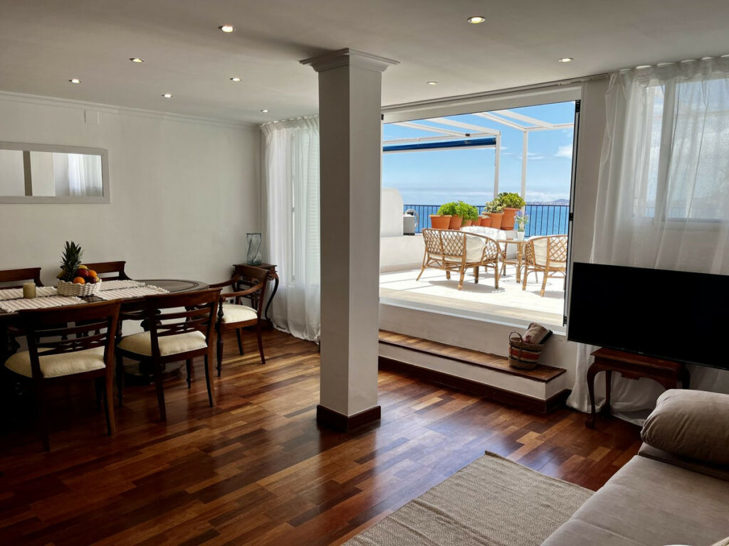 Middle Floor Apartment Benalmadena Málaga - image 8