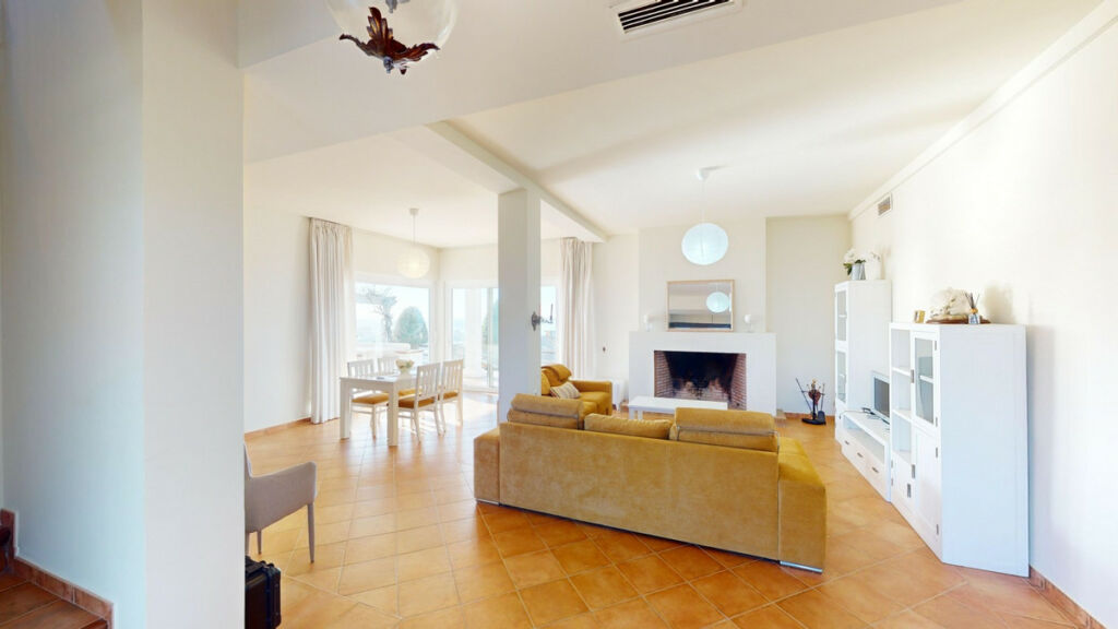 Detached Villa Torrox Málaga - image 9