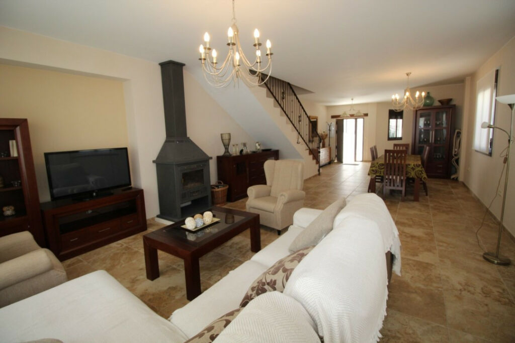 Semi-Detached House Salares Málaga - image 9