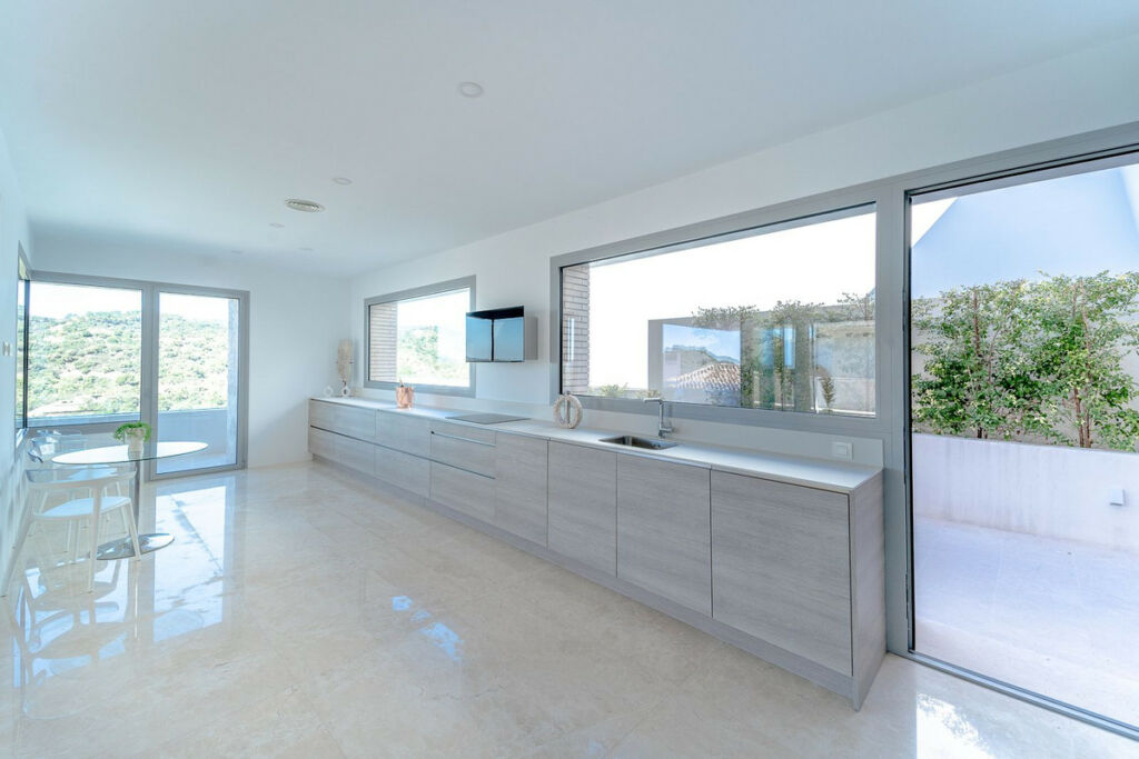 Detached Villa Los Arqueros Málaga - image 9