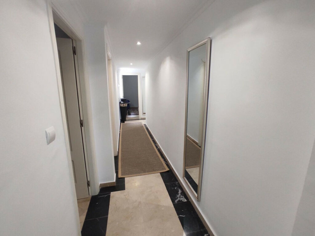 Middle Floor Apartment Marbella Málaga - image 9