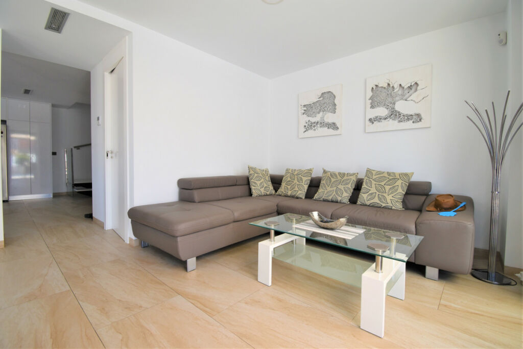 Detached Villa Villamartin Alicante - image 9