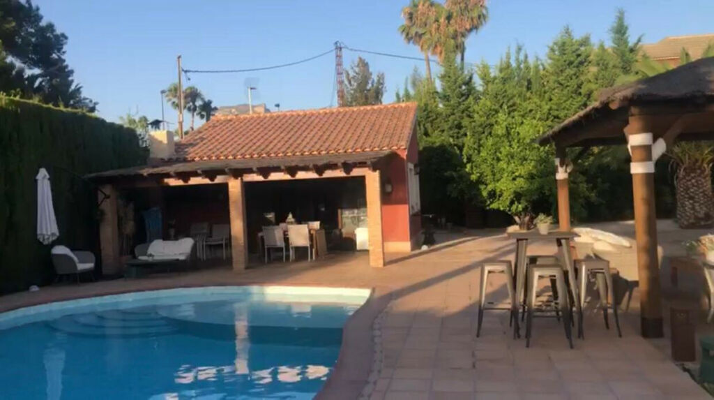 Detached Villa Elda Alicante - image 9