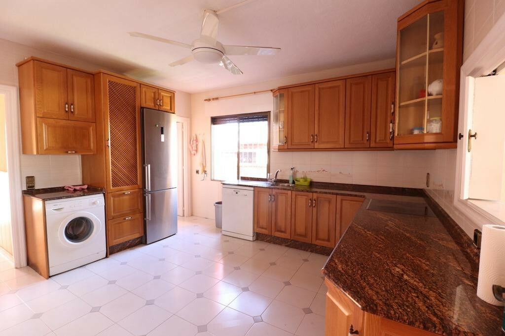 Detached Villa Cabo Roig Alicante - image 9