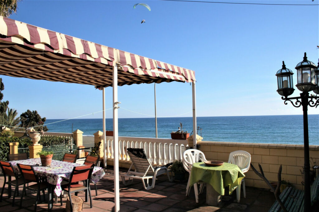 Detached Villa Benajarafe Málaga - image 8