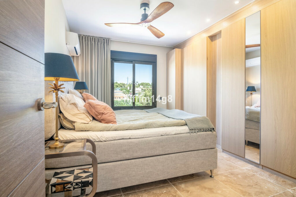 Penthouse Duplex Nueva Andalucía Málaga - image 9