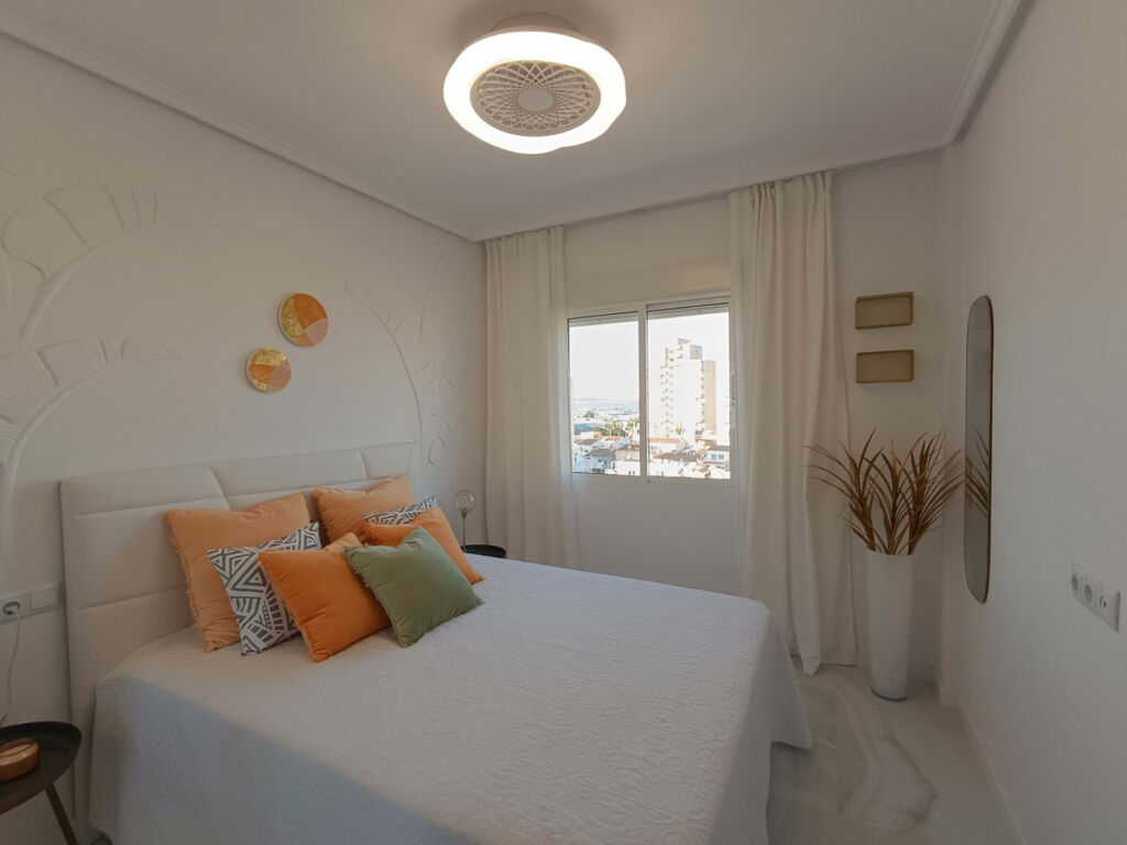 Middle Floor Apartment Aguas Nuevas Alicante - image 9