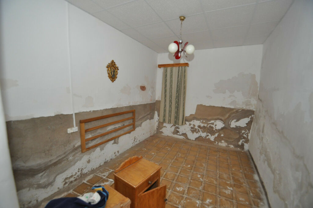 Detached Villa Chinorlet Alicante - image 9