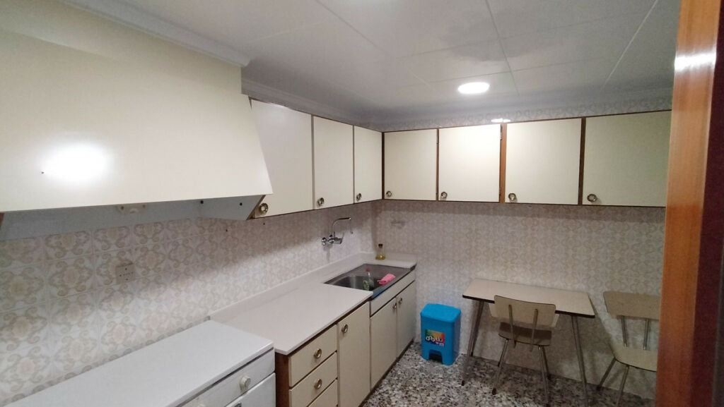 Middle Floor Apartment Sax Alicante - image 9