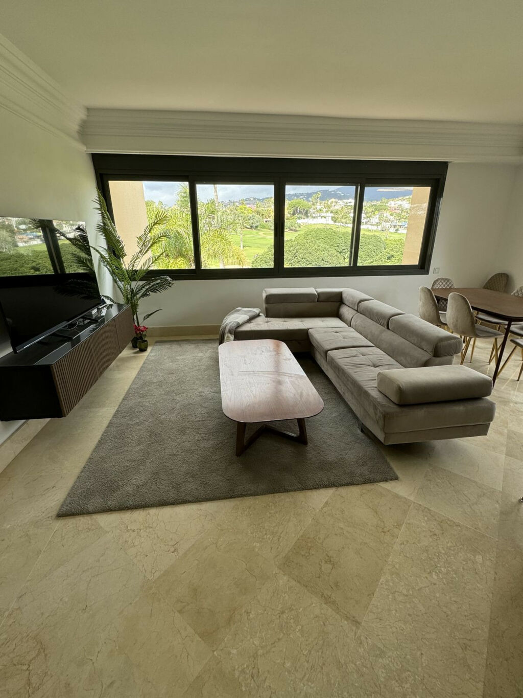 Middle Floor Apartment Nueva Andalucía Málaga - image 3