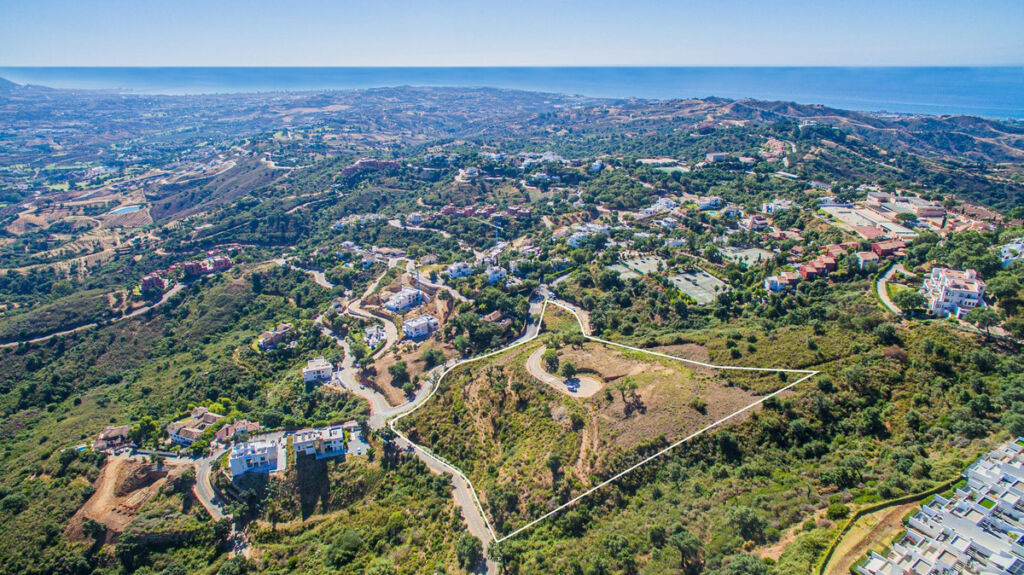 Residential Plot La Mairena Málaga