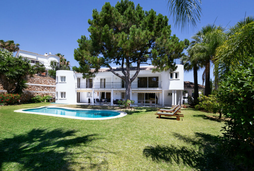 Detached Villa Sierra Blanca Málaga