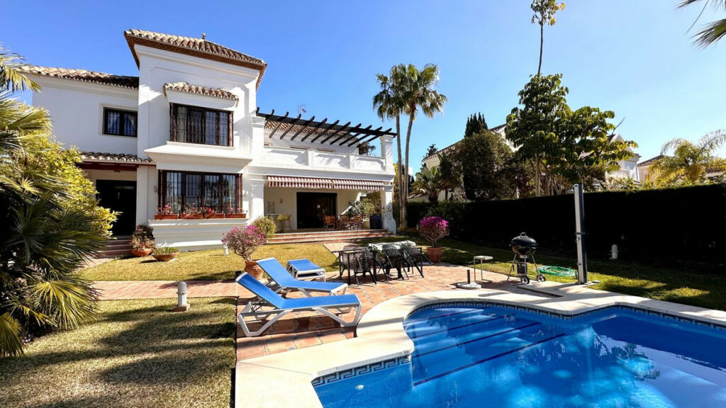 Detached Villa Las Chapas Málaga