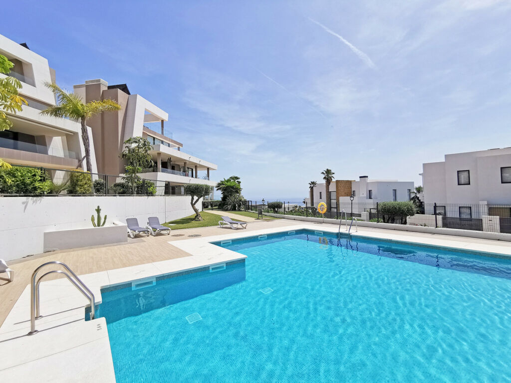 Middle Floor Apartment Cabopino Málaga