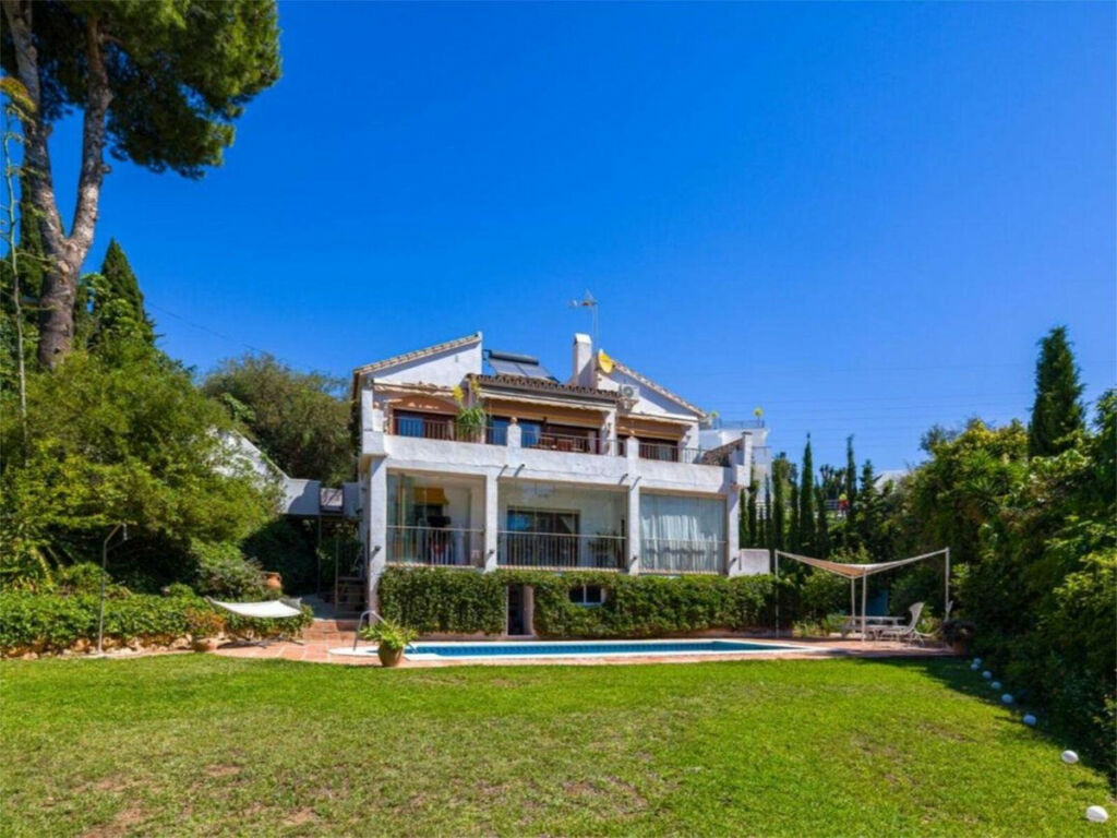Detached Villa El Rosario Málaga