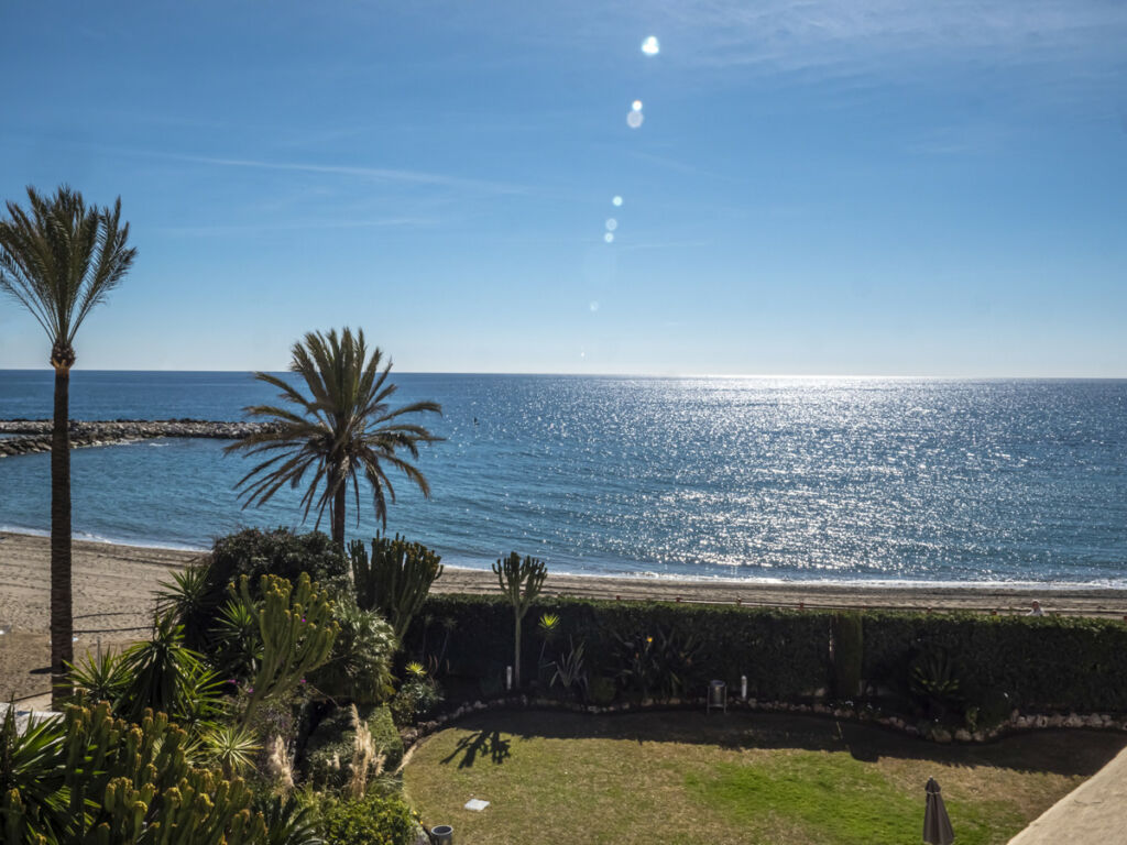 Middle Floor Apartment Puerto Banús Málaga