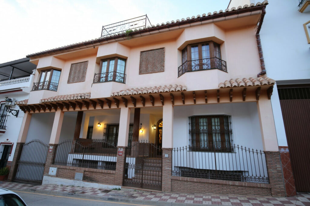Detached Villa Benamargosa Málaga