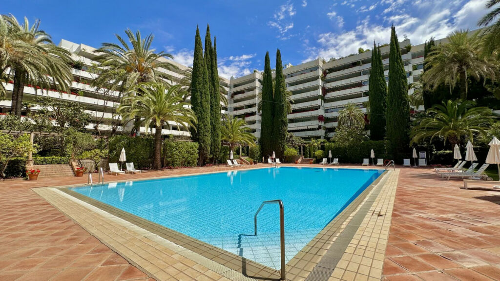 Middle Floor Apartment The Golden Mile Málaga
