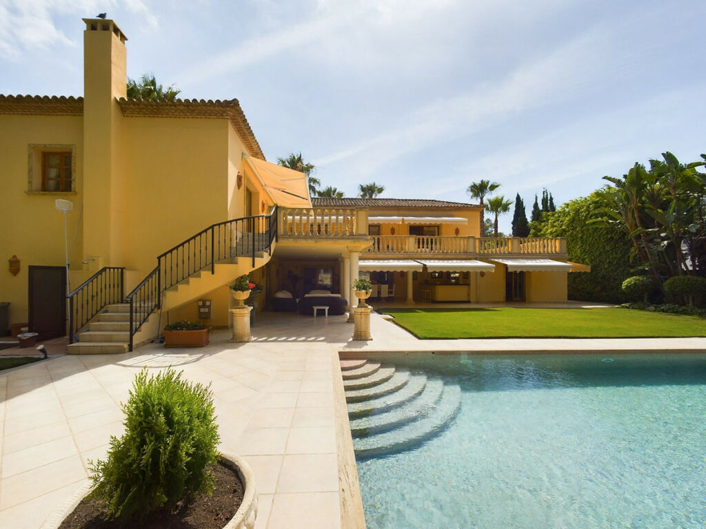 Detached Villa Nueva Andalucía Málaga