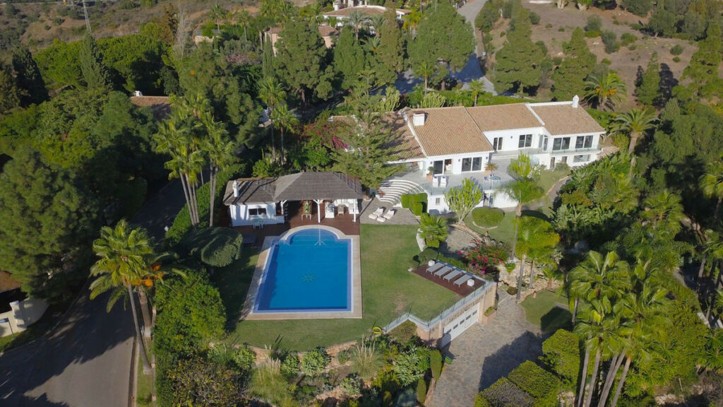 Detached Villa Hacienda Las Chapas Málaga - image 3