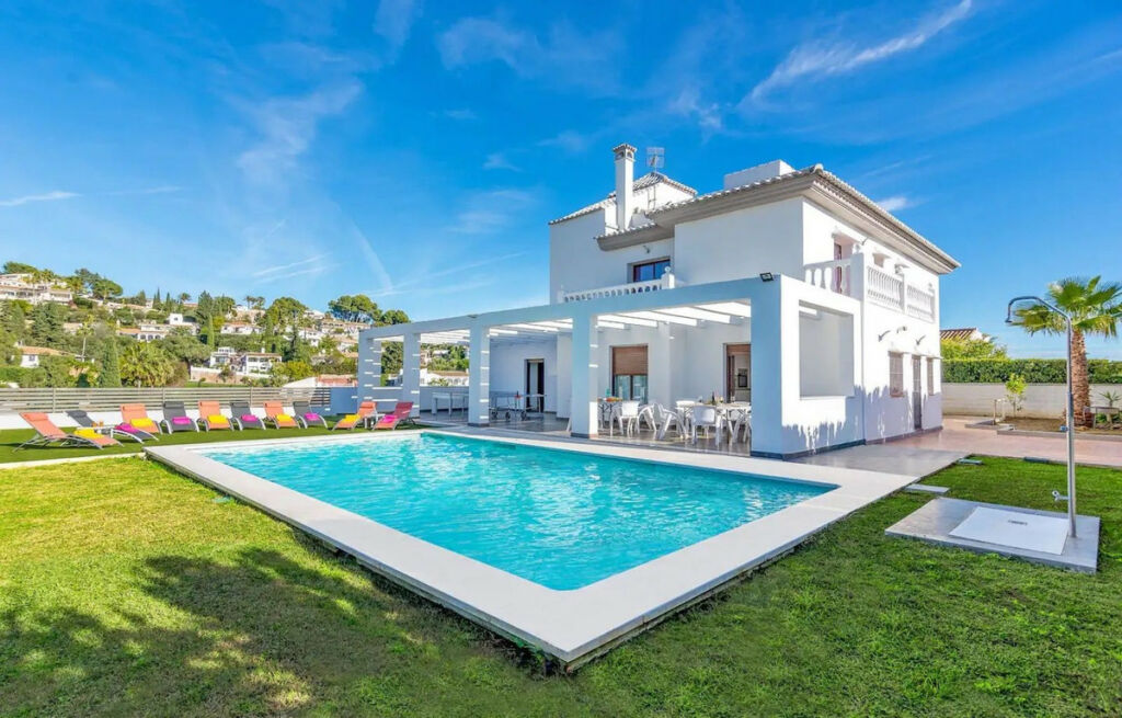 Detached Villa Sierrezuela Málaga