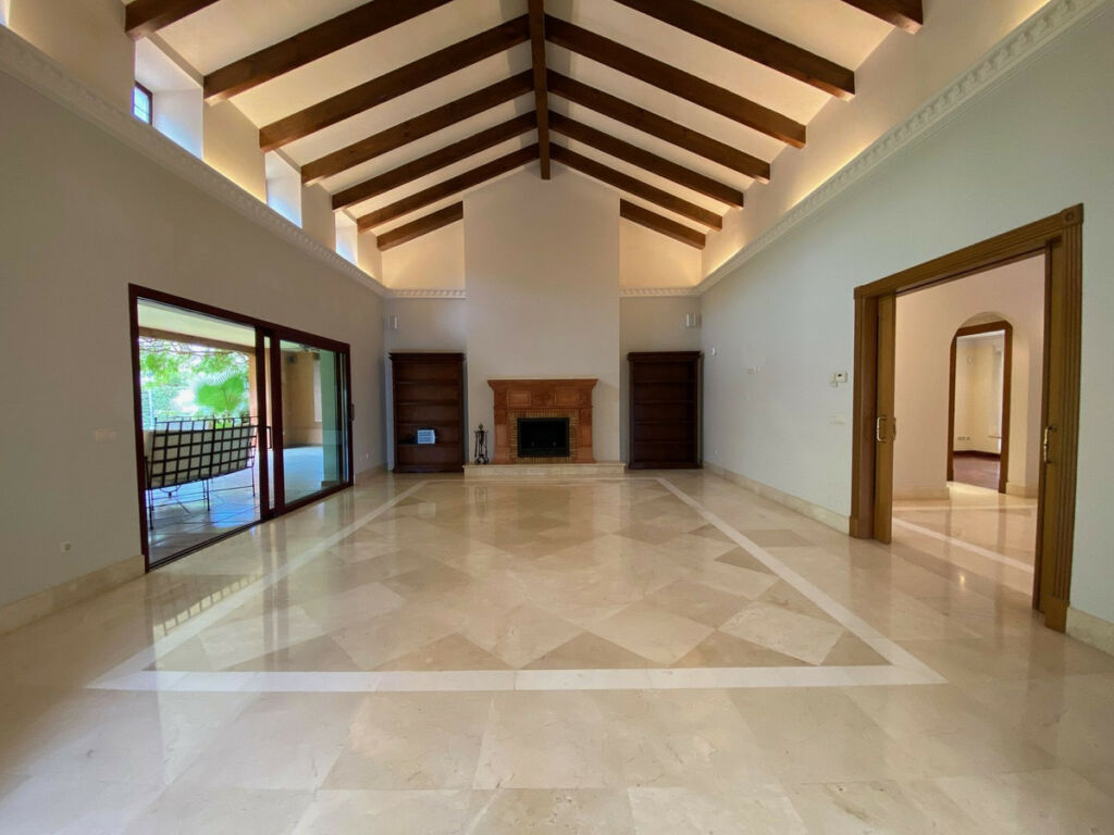 Detached Villa Sierra Blanca Málaga - image 15