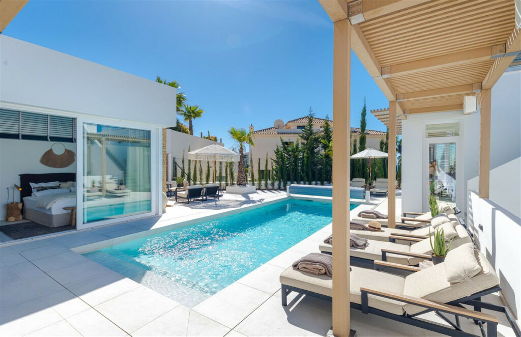 Detached Villa Riviera del Sol Málaga - image 10