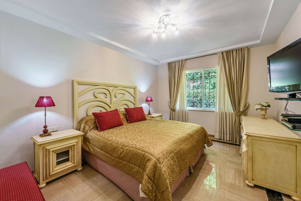 Detached Villa Benamara Málaga - image 10