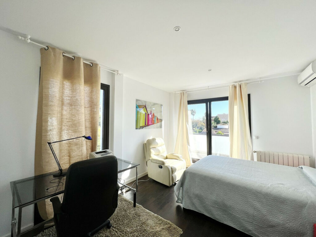 Detached Villa Marbella Málaga - image 10