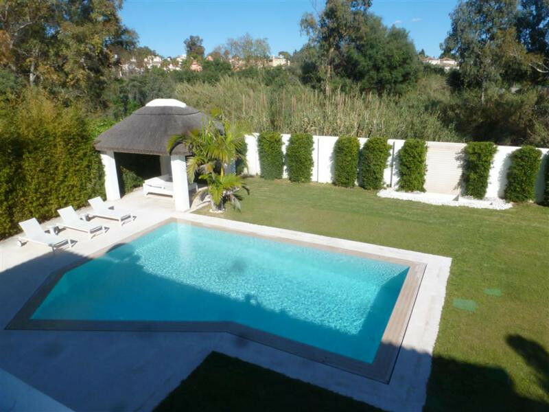 Detached Villa Guadalmina Baja Málaga - image 10