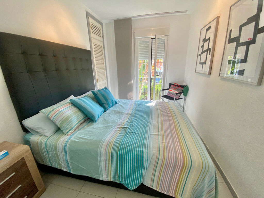 Middle Floor Apartment Nagüeles Málaga - image 10