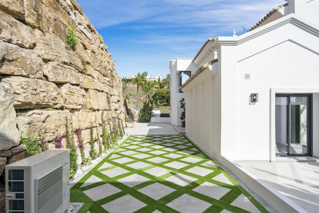 Detached Villa Los Flamingos Málaga - image 10